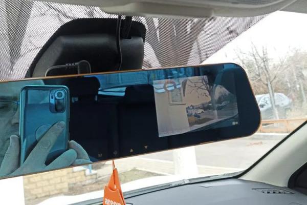 
Зеркало заднего вида и видеорегистратор &mdash; Car DVRs Mirror 