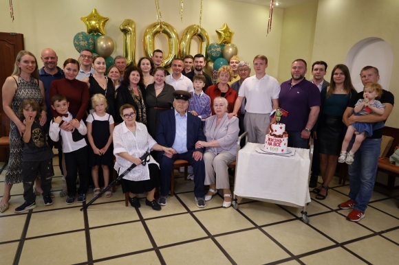 Ветерану ВОВ Евгению Знаменскому – 100 лет Ветерану ВОВ Евгению Знаменскому – 100 лет